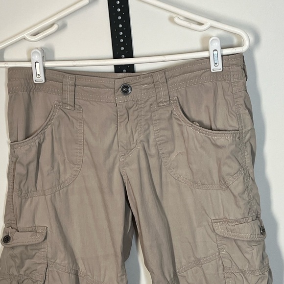 Kuhl Imperfection Tan Cargo Capris Oversized Sz 4 - Picture 2 of 7